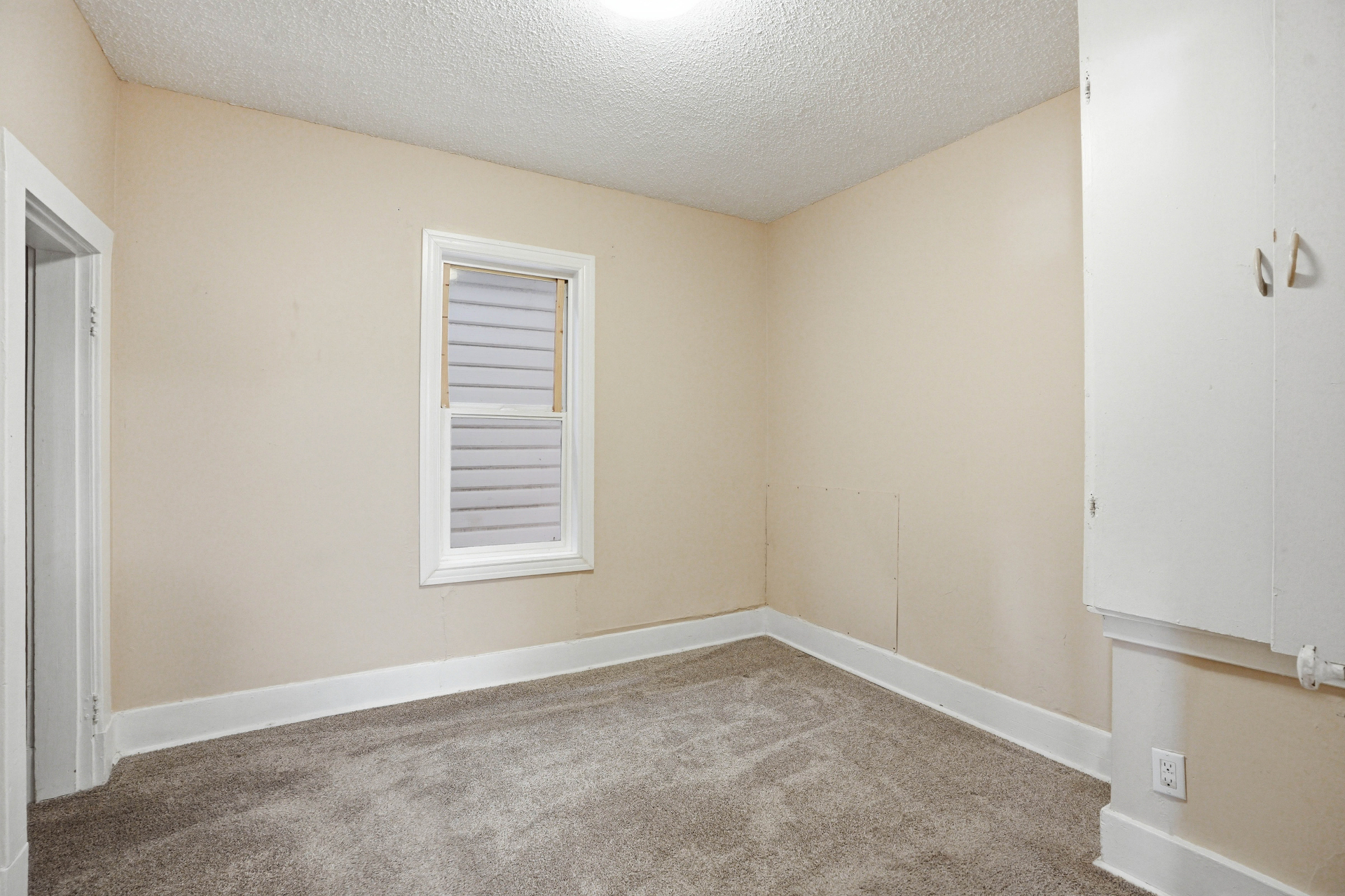 $18.5万 萨屯独立屋出售·1121 Ave H N——林与唐地产 - 5